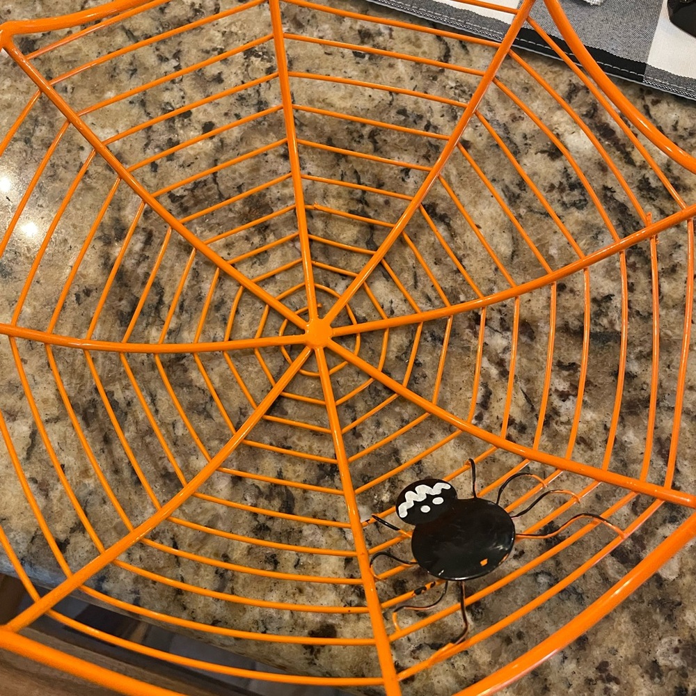 Spider web metal bowl